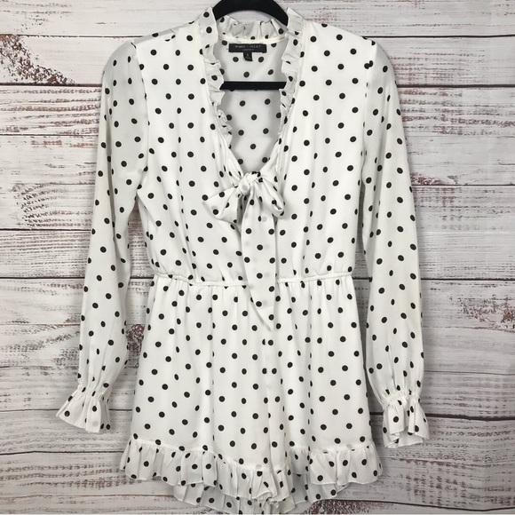 Romeo and Juliet polka Dot long sleeve size small ruffle Romper - Picture 2 of 9